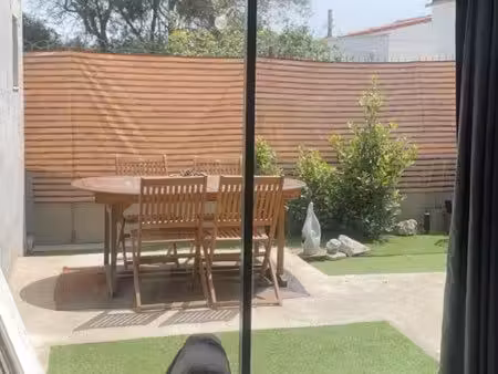 petite maison place parking jardin