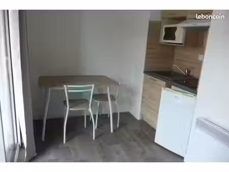 studio avec parking