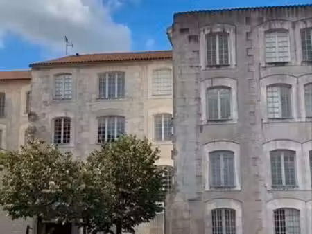 location cognac 84m2