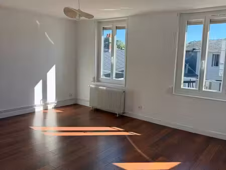 darnétal – t3 de 78 m² sur deux niveaux  traversant  2 chambres – disponible immédiatement