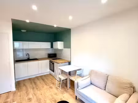 t2 meublé balcon et parking - entièrement refait à neuf - dinan centre