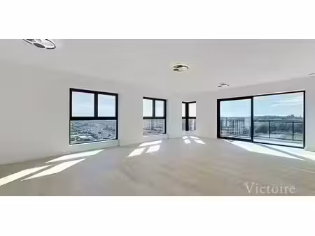 penthouse à louer à auderghem pour € 2.950 avec 3 chambres à coucher