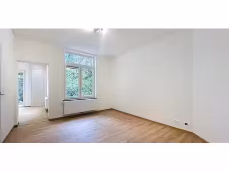 appartement à louer à ixelles pour € 1.300 avec 2 chambres à coucher