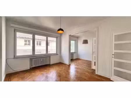 appartement à louer à saint-gilles pour € 1.500 avec 2 chambres à coucher