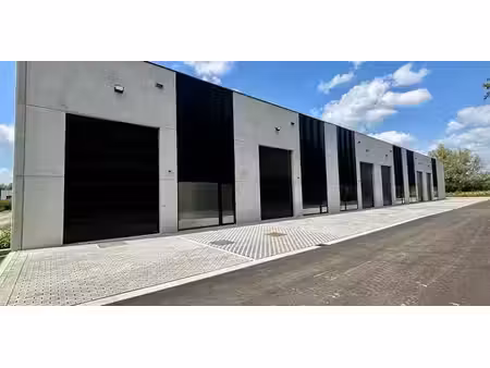 bâtiment d’entreprise à louer à marcq pour € 1.255