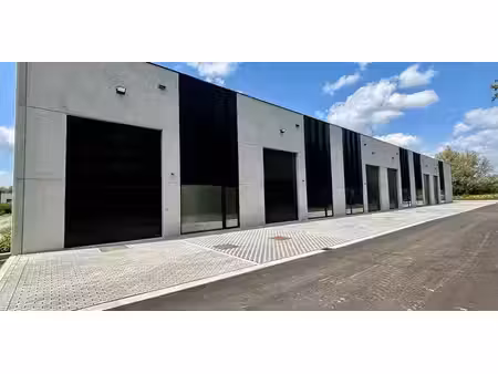 bâtiment d’entreprise à louer à marcq pour € 1.266