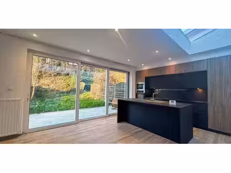 maison exceptionnelle à louer à uccle pour € 2.700 avec 4 chambres à coucher