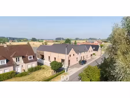 spacieuse maison à coque avec de nombreuses possibilités!