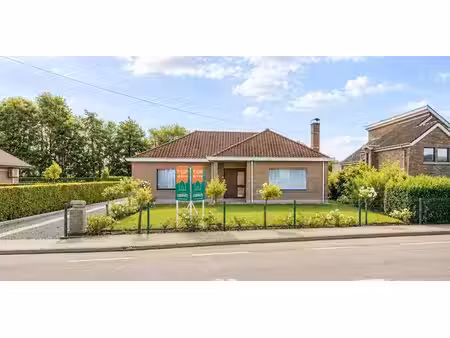 maison basse solide avec grand jardin près du centre d'oudenaarde.