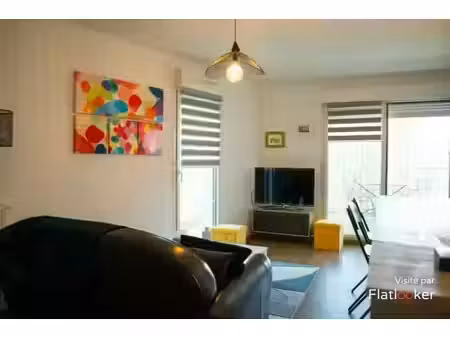 location parking 45 m² à bordeaux (33000)  993 €