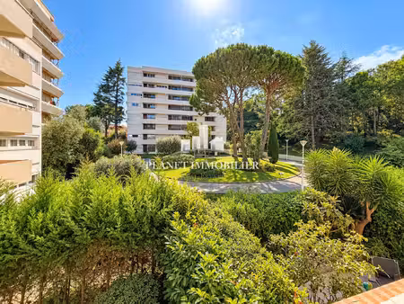 antibes residence vauban - appartement 3 pieces parking et c
