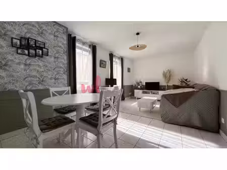 charmant appartement t2 avec jardin de copropriété à caluire-et-cuire