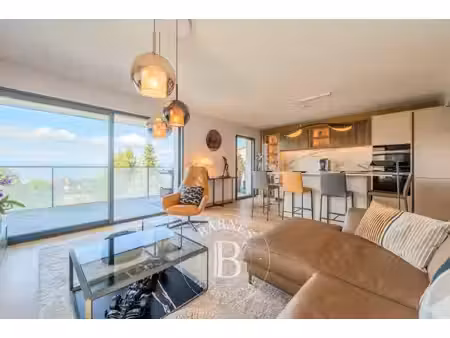 évian-les-bains - centre-ville - appartement t3 de 71 m² - terrasse - vue lac - 2 chambres