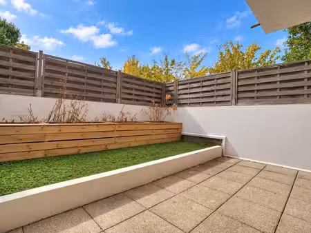 appartement t2 44m² avec extérieur - secteur du douet