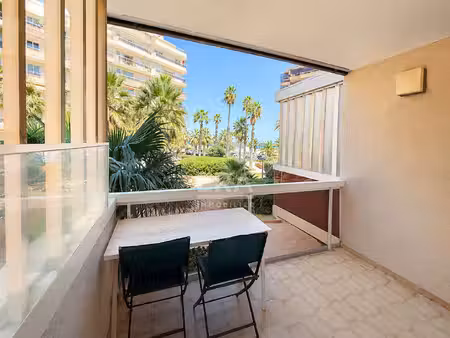 canet en roussillon  plage sud : studio vendu meublé 21 m2 avec terrasse vue mer à vendre