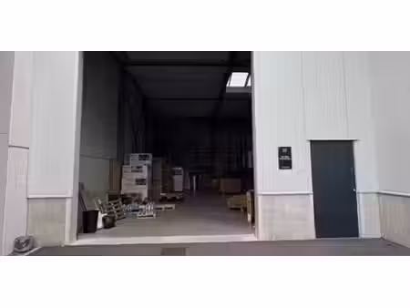 bâtiment d’entreprise à louer à merksem pour € 3.400