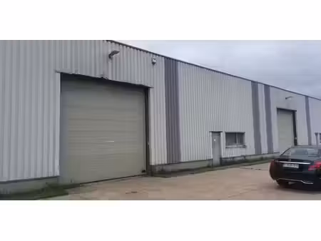 bâtiment d’entreprise à louer à kapellen pour € 3.500