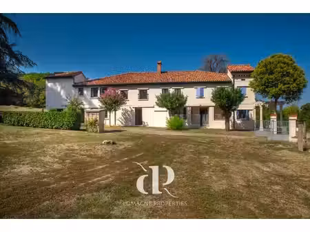 superbe propriété à la campagne dans un hameau