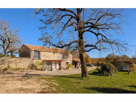 maison de hameau avec dépendances. caylus