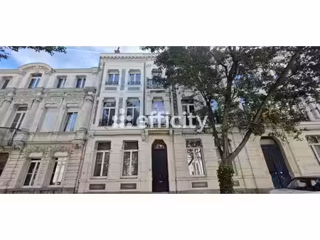 maison 8 pièces - 210 m²