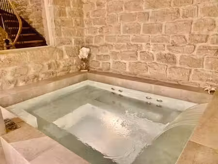 maison de prestige en location montmartre  abbesses  grandes-carrières  france