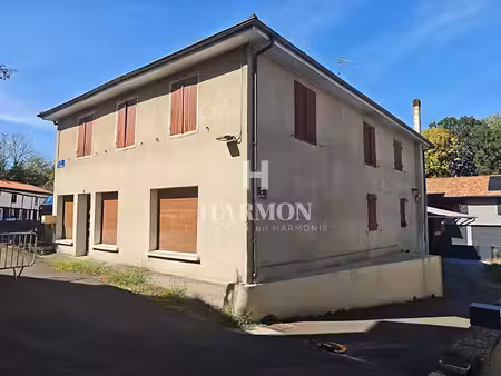 grande maison de village à castets  9 chambres  clôturée
