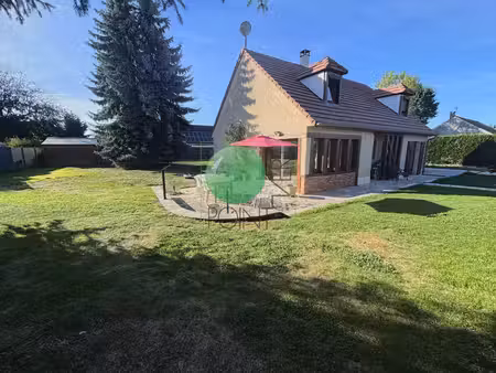 maison traditionnelle familiale aux portes du domaine des grands avaux