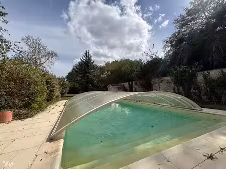 une maison à usage d'habitation
