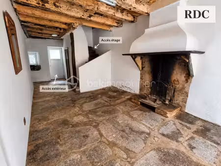 jolie maison de village avec 2 chambres et une cour