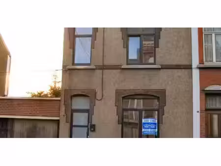 studio à louer à courcelles pour € 550 avec 1 chambre à coucher