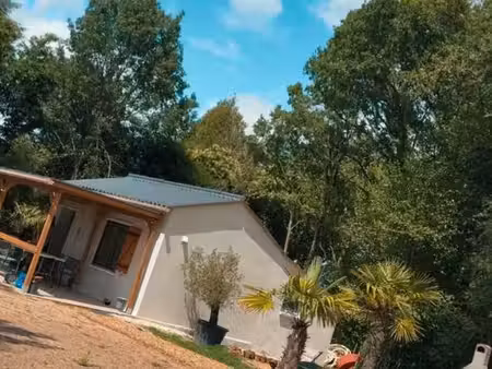 terrain de loisirs avec eau et électricité