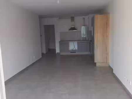 propriétaire loue appartement vide dans copropriétés bâtiment a fleur de lin 465 bd stalin