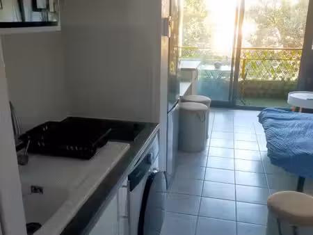 agréable studio meuble 21 m² 470/mois