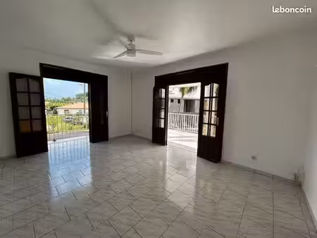très agréable f4 bas de villa