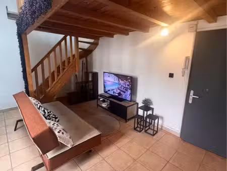 studio meublé avec mezzanine – 34 m² – centre nîmes – 575