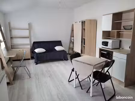 location studio meuble de 23m2 refait à neuf