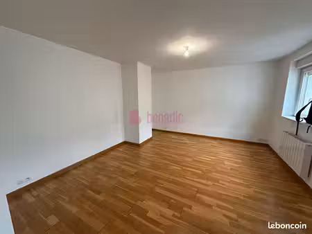 studio 1 pièce 33 m²