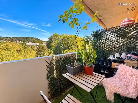 studio 1 pièce 30 m²