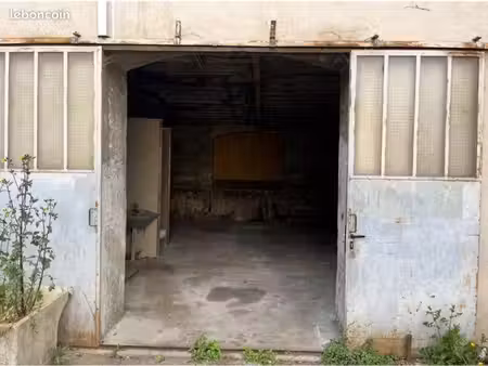garage pour stockage ou parking