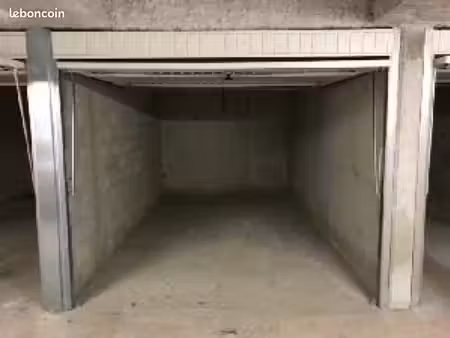 recherche box ou garage fermé