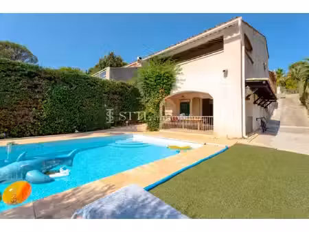 villa de luxe à vendre dans le quartier basse suane-les virgiles