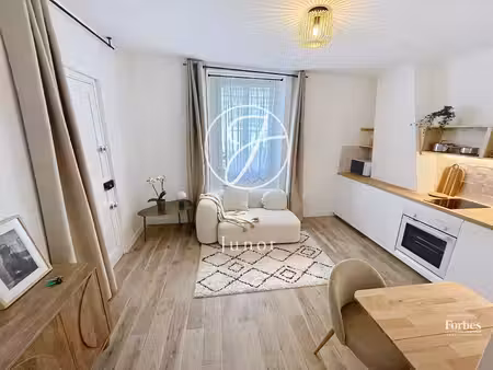 paris 18e - rue lepic / abbesses - appartement à louer - 2 pièces meublé - 30 01m² carrez 