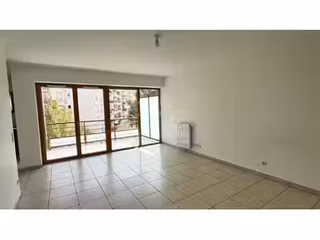 appartement t3 de 71.3m² - situé avenue piaton 69100 villeurbanne