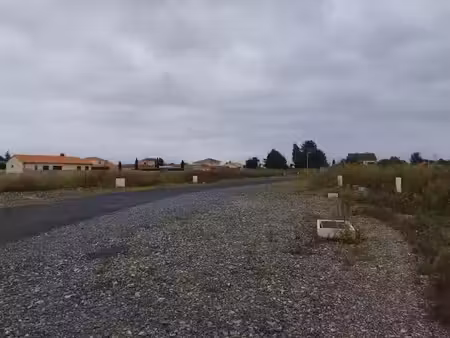 vente terrain 825 m² à yssingeaux (43200)  76 000 €