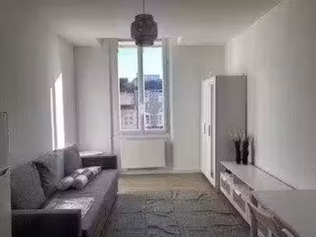 location meublée appartement 1 pièce 23.77 m² à marseille 1er (13001)  665 €