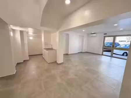 location locaux professionnels 60 m² à ajaccio (20000)  850 €