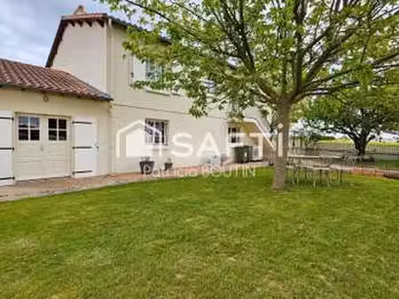 vente maison à chauray (79180) : à vendre / 148m² chauray