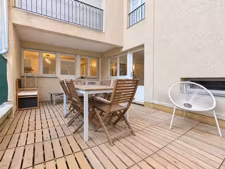 avignon intra-muros - appartement t3 avec une belle terrasse