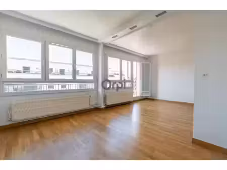 appartement en centre ville avec balcon