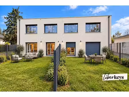ensemble immobilier récent – 2 maisons – env. 200 m² – 6 chambres – 2 garages – tréon à 10
